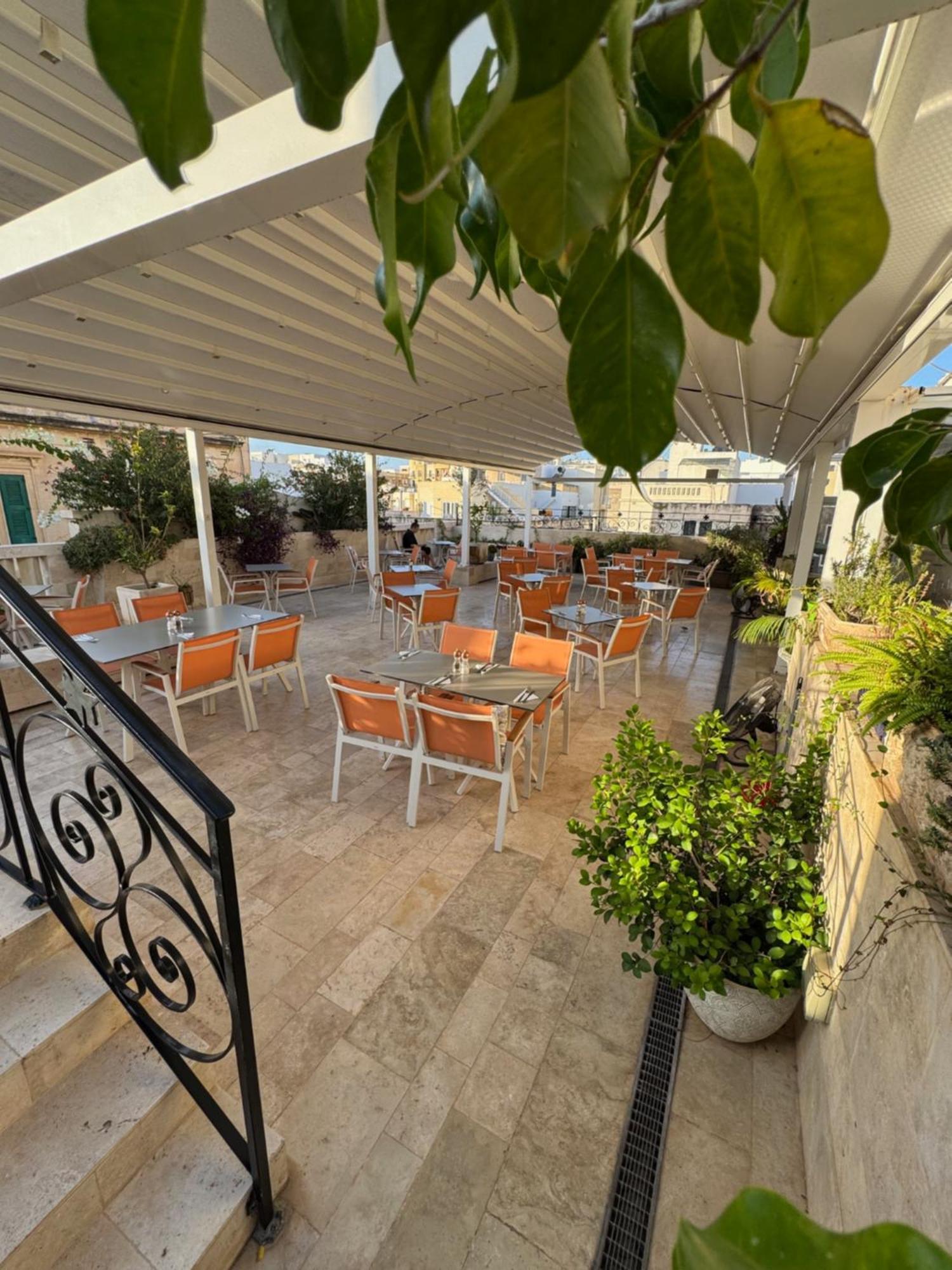 The Maltese Sun Hotel Sliema Buitenkant foto